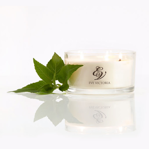 Eve Victoria Oud & Bergamot 3-Wick Candle