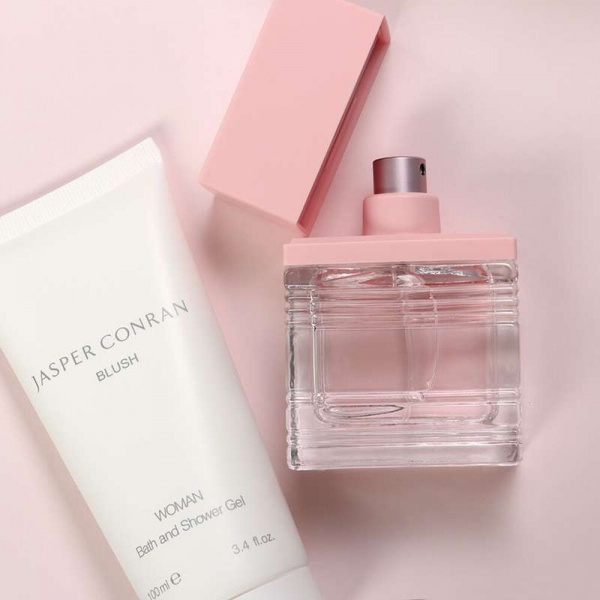 Jasper Conran Blush Window Woman 30ml EDP Gift Set thefragrancecounter